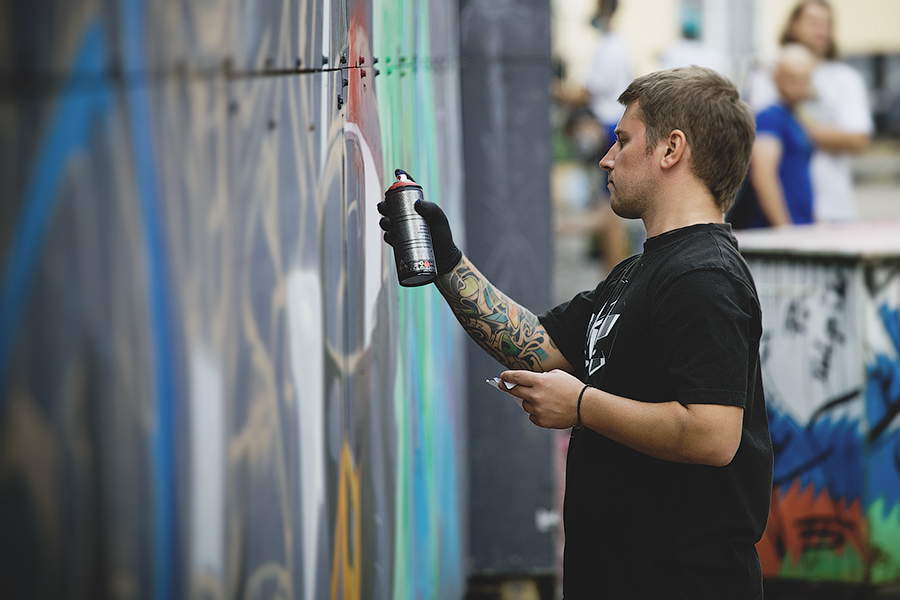 GRAFFITi