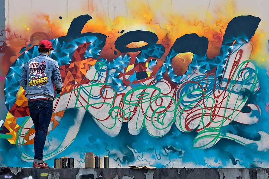 GRAFFITi