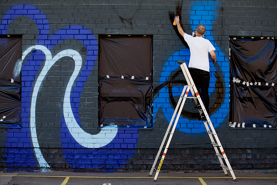 GRAFFITi