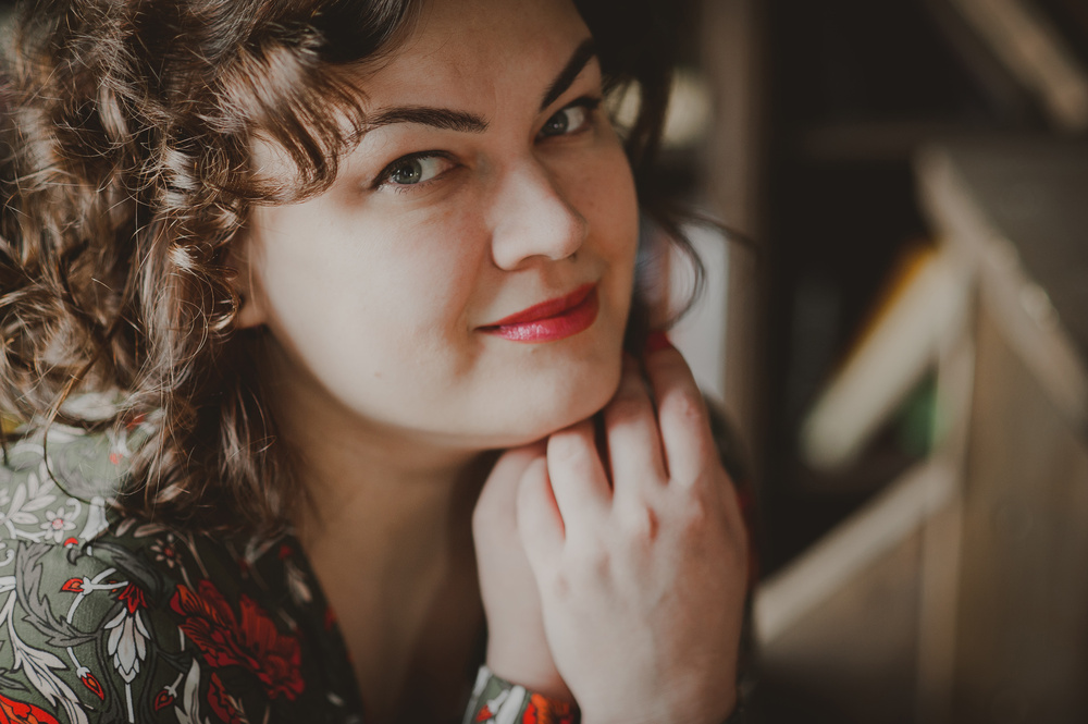 Цвет дня: алый |	PORTRAITS