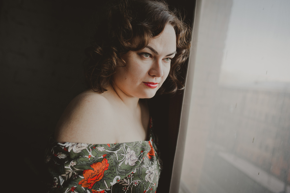 Цвет дня: алый |	PORTRAITS