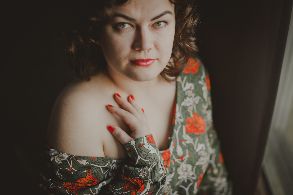 Цвет дня: алый |	PORTRAITS