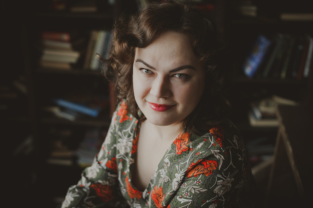 Цвет дня: алый |	PORTRAITS