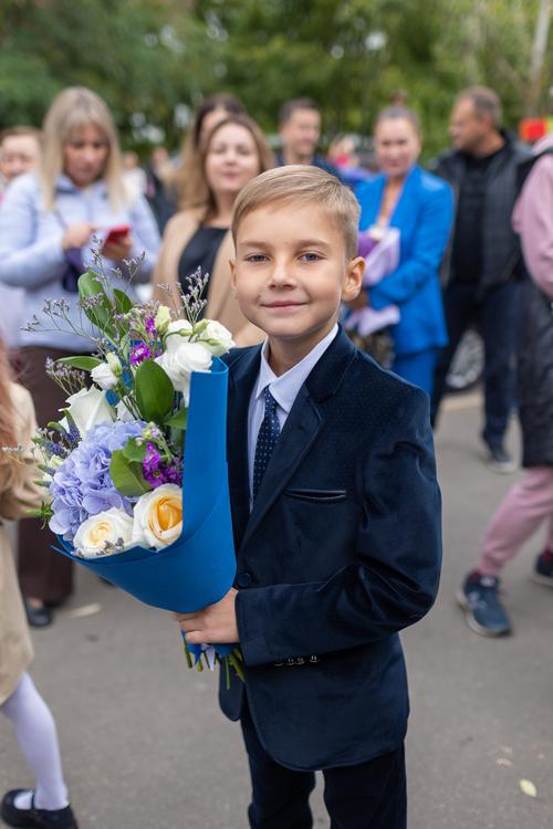 Школьники