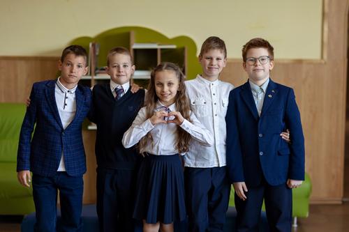 Школьники