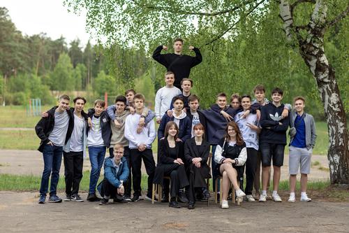 Школьники
