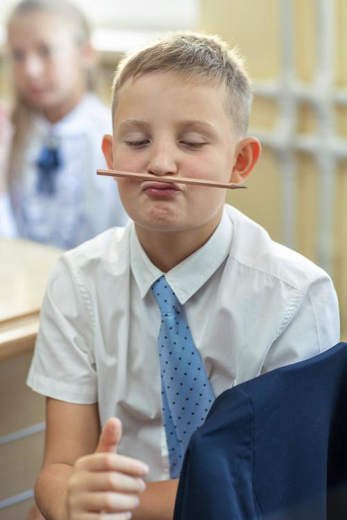 Школьники