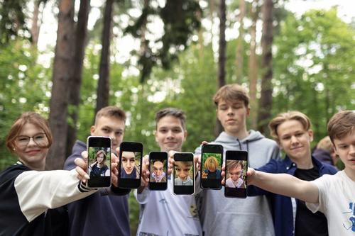 Школьники