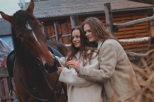 РОДНЫЕ