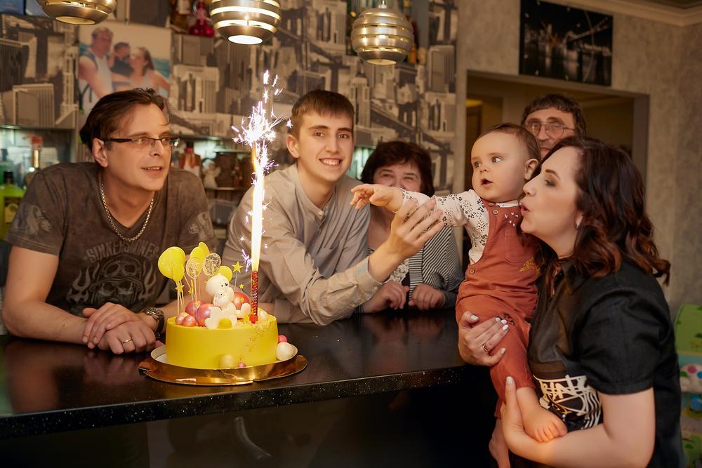 ПЕРВЫЙ ГОДИК