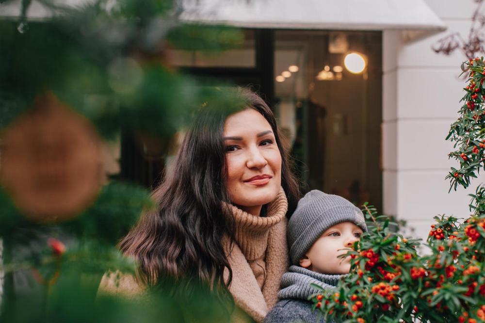 Family photo. Городская зимняя фотопрогулка мамы и сына.
