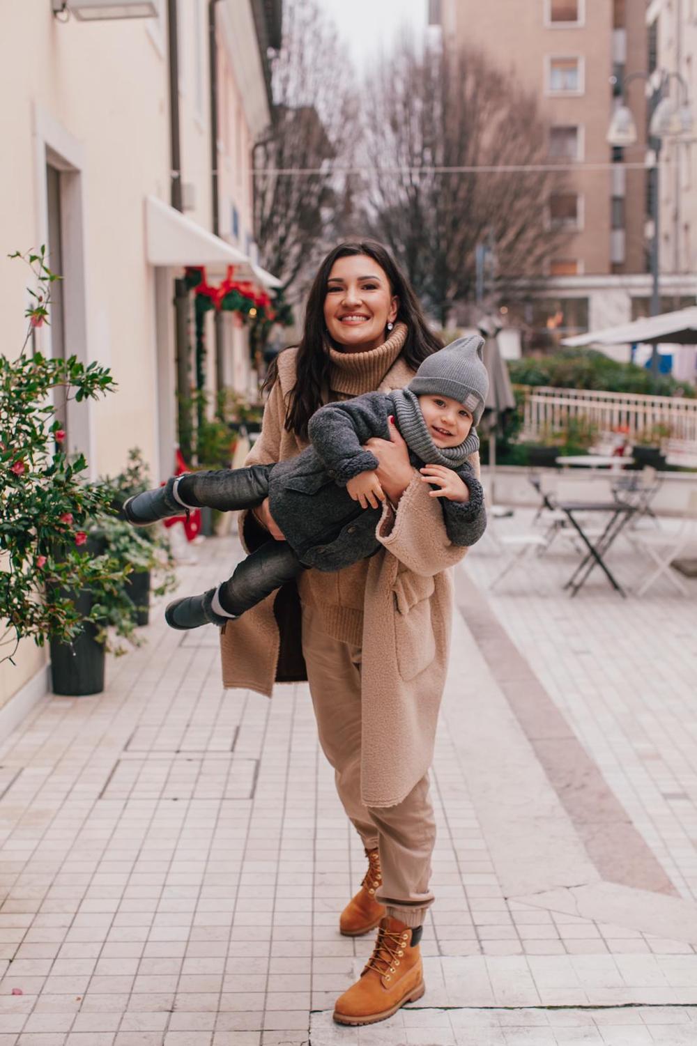 Family photo. Городская зимняя фотопрогулка мамы и сына.