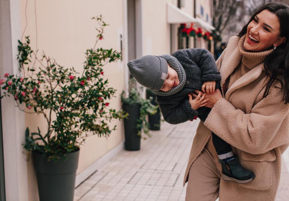 Family photo. Городская зимняя фотопрогулка мамы и сына.