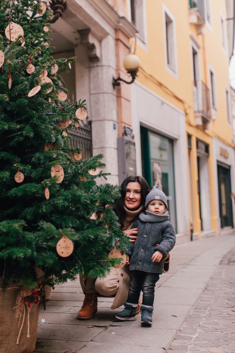 Family photo. Городская зимняя фотопрогулка мамы и сына.