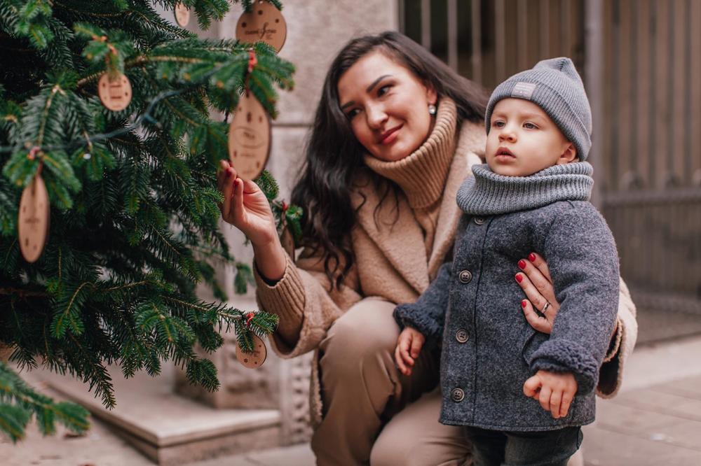 Family photo. Городская зимняя фотопрогулка мамы и сына.