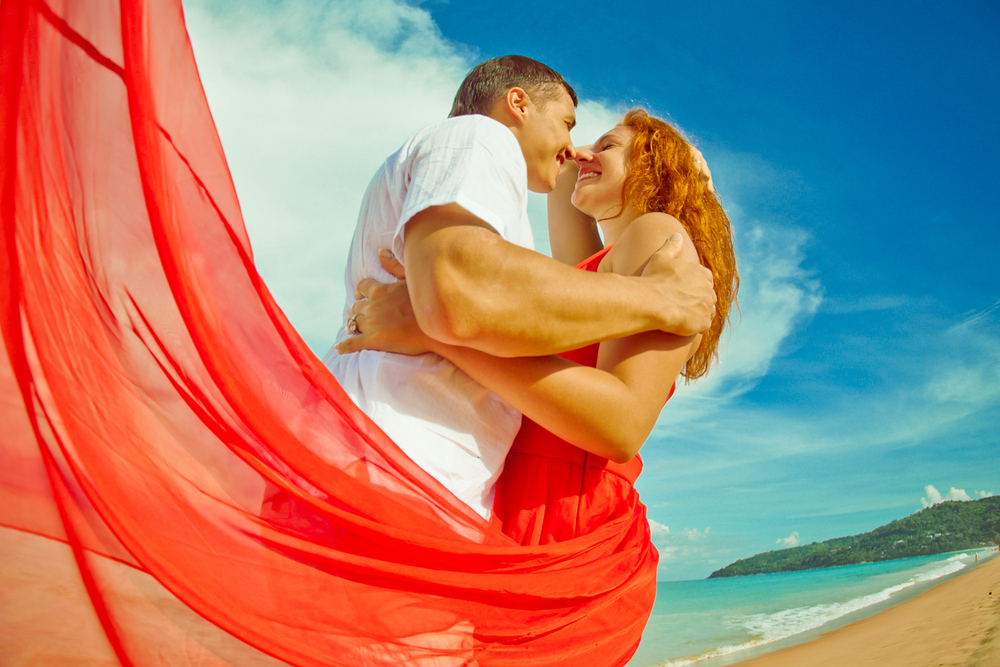  влюбленные у моря