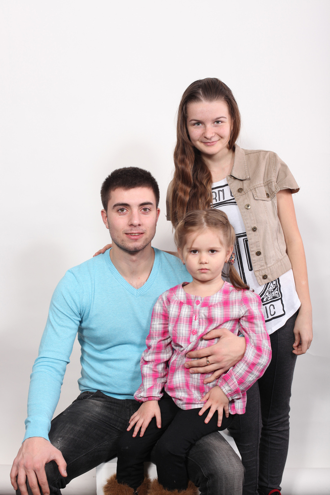 Фотоуслуги - Семейная съемка - Семейное фото в Алексеевке, студийный портрет.