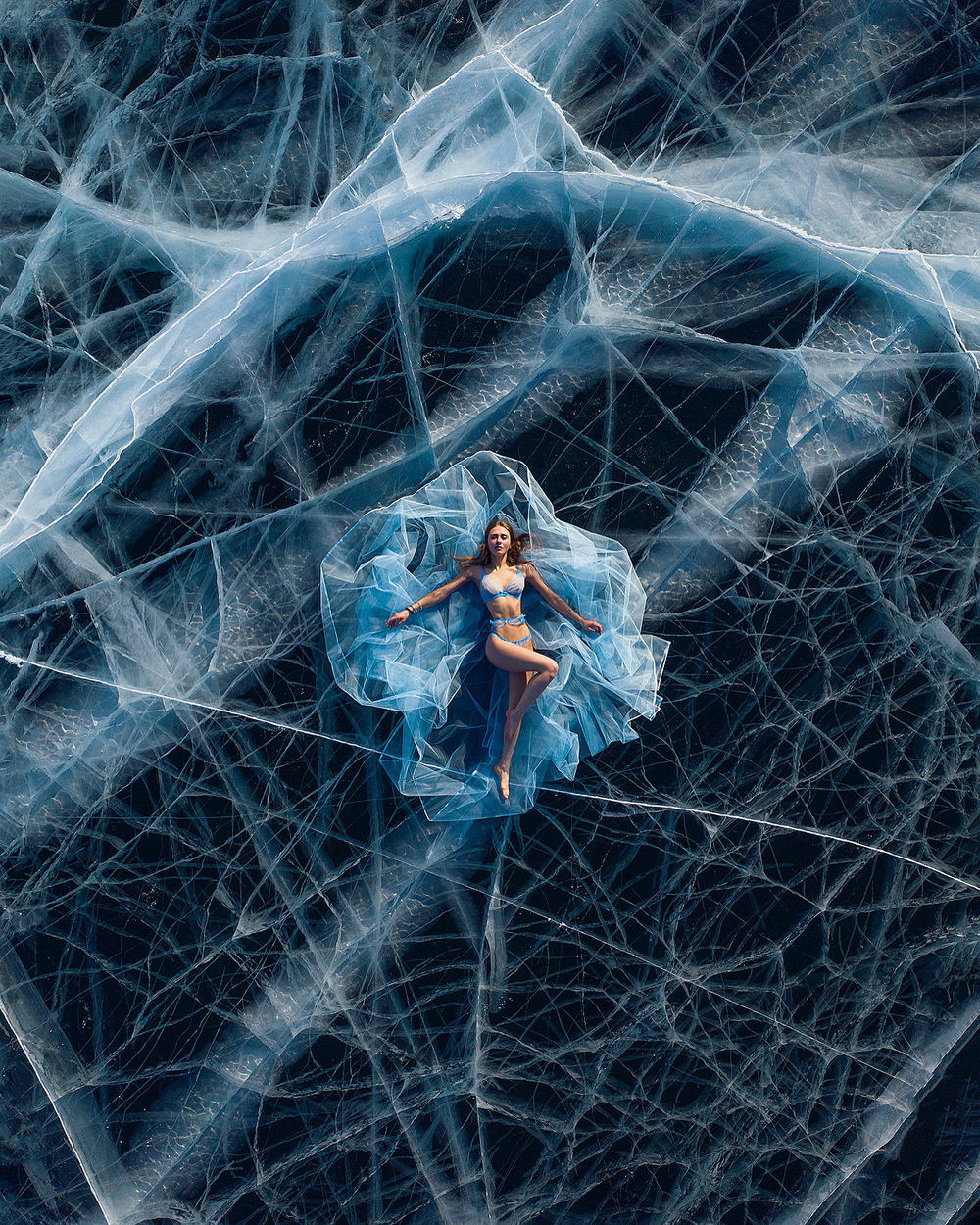 Onlayn fotosuratlarni baholaydi