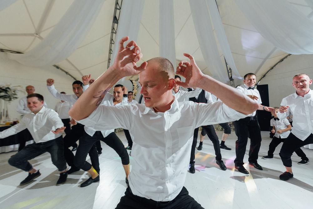 Черно-белая