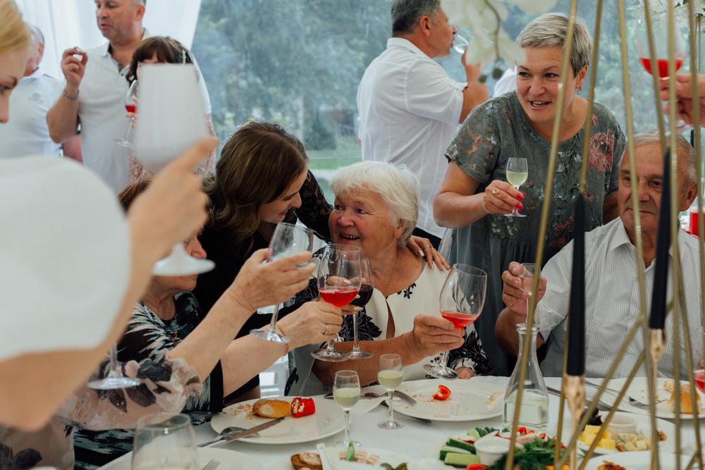 Черно-белая