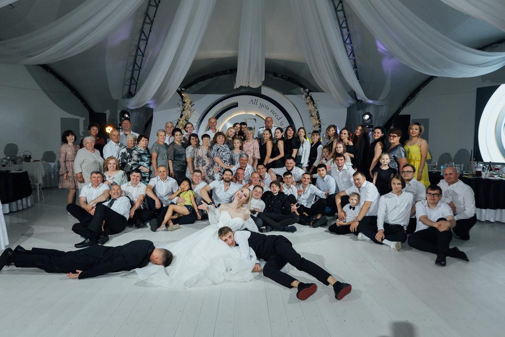 Черно-белая