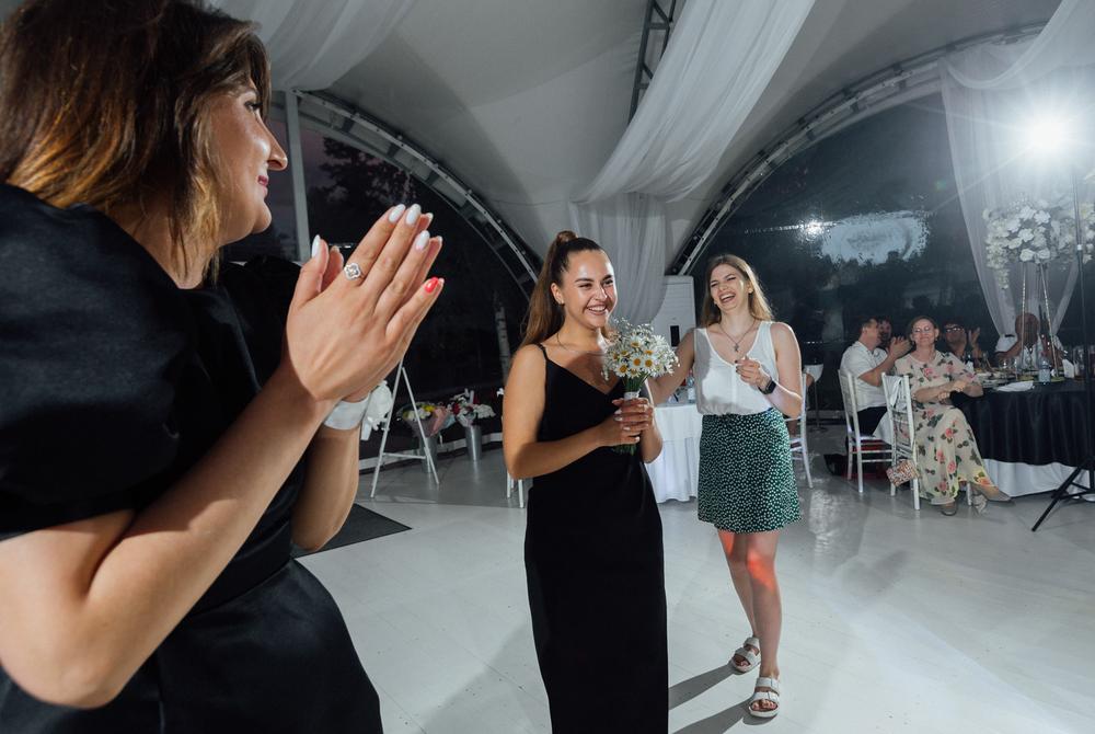 Черно-белая