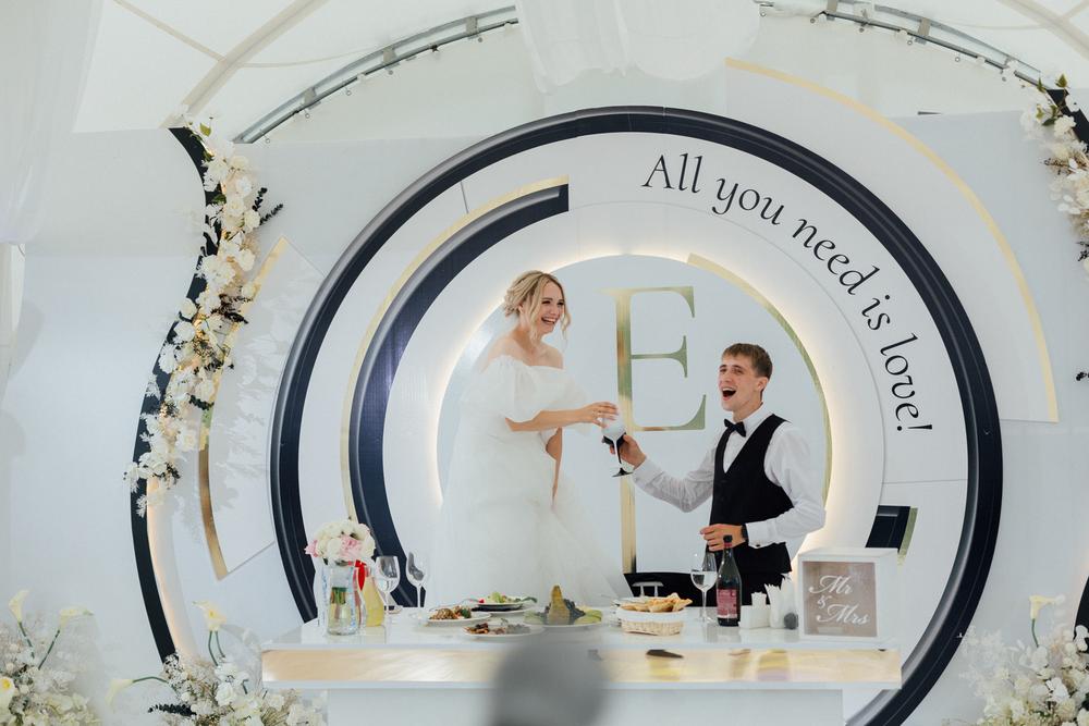 Черно-белая