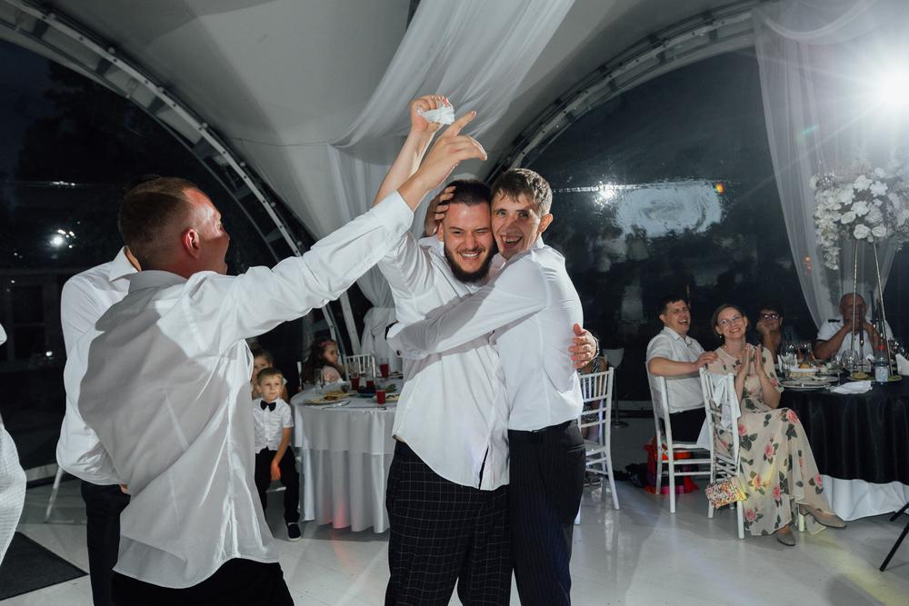 Черно-белая