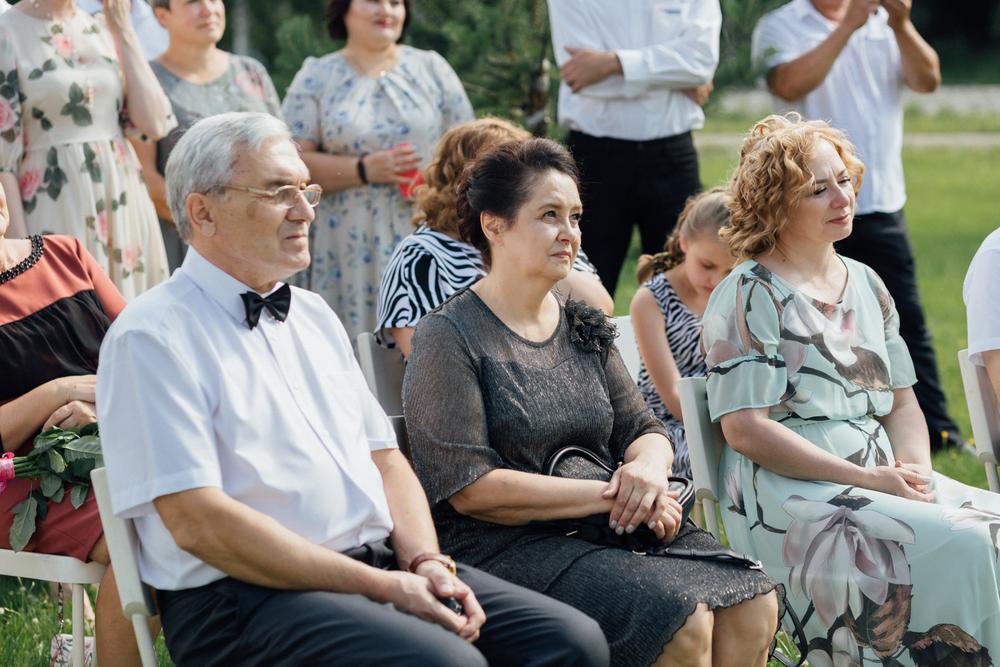 Черно-белая