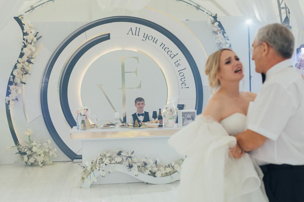 Черно-белая