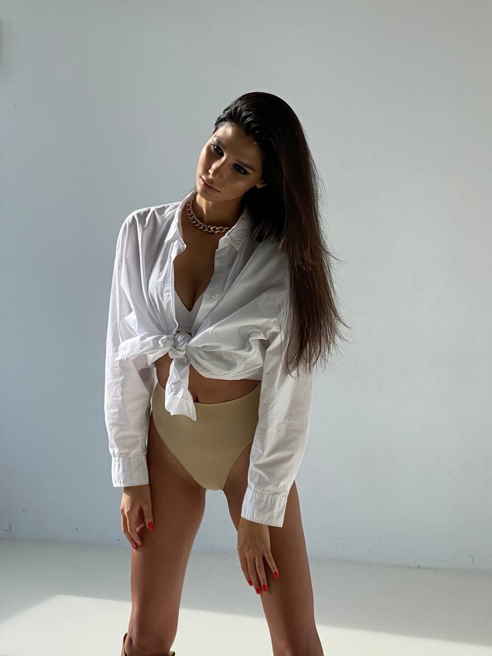ELIZAVETA R