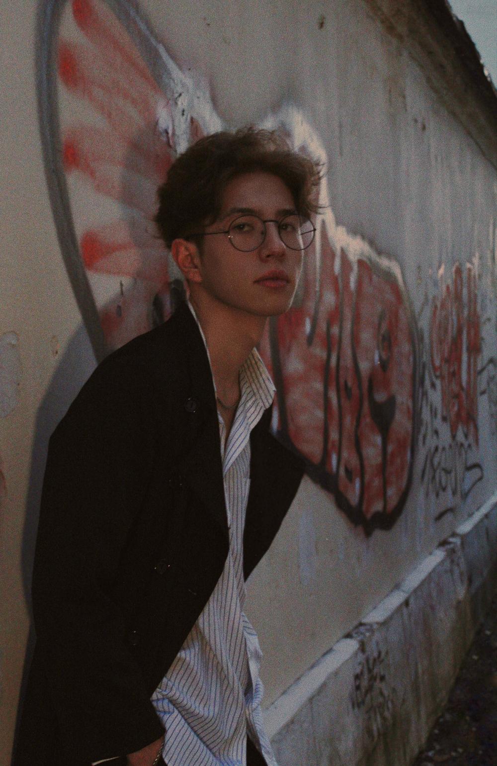 LEV K