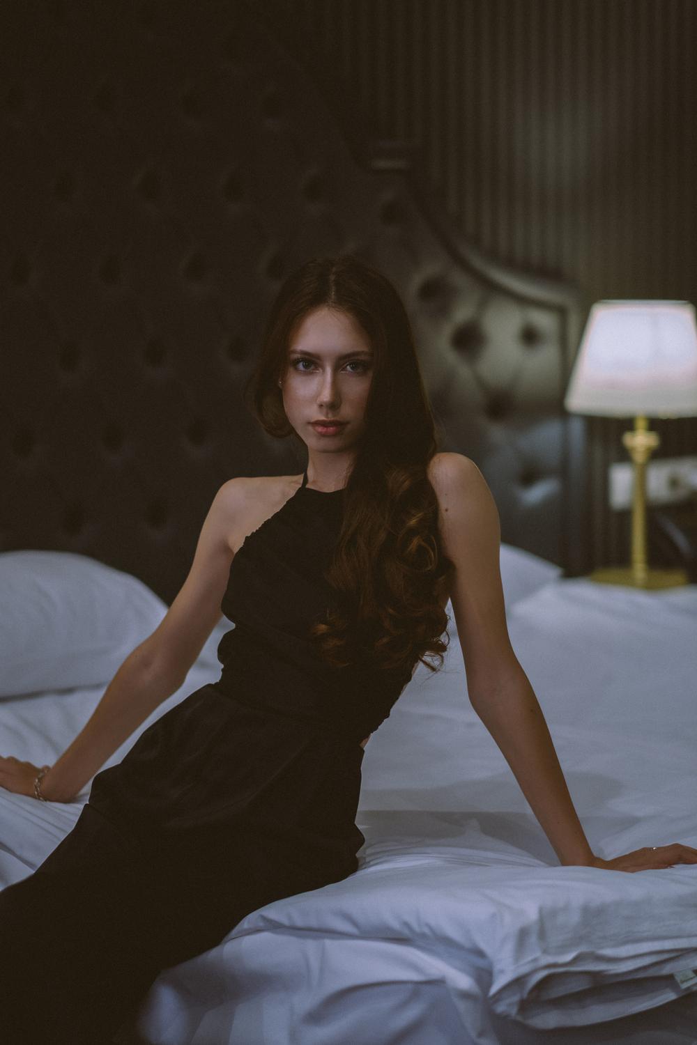 ANNA BLACK