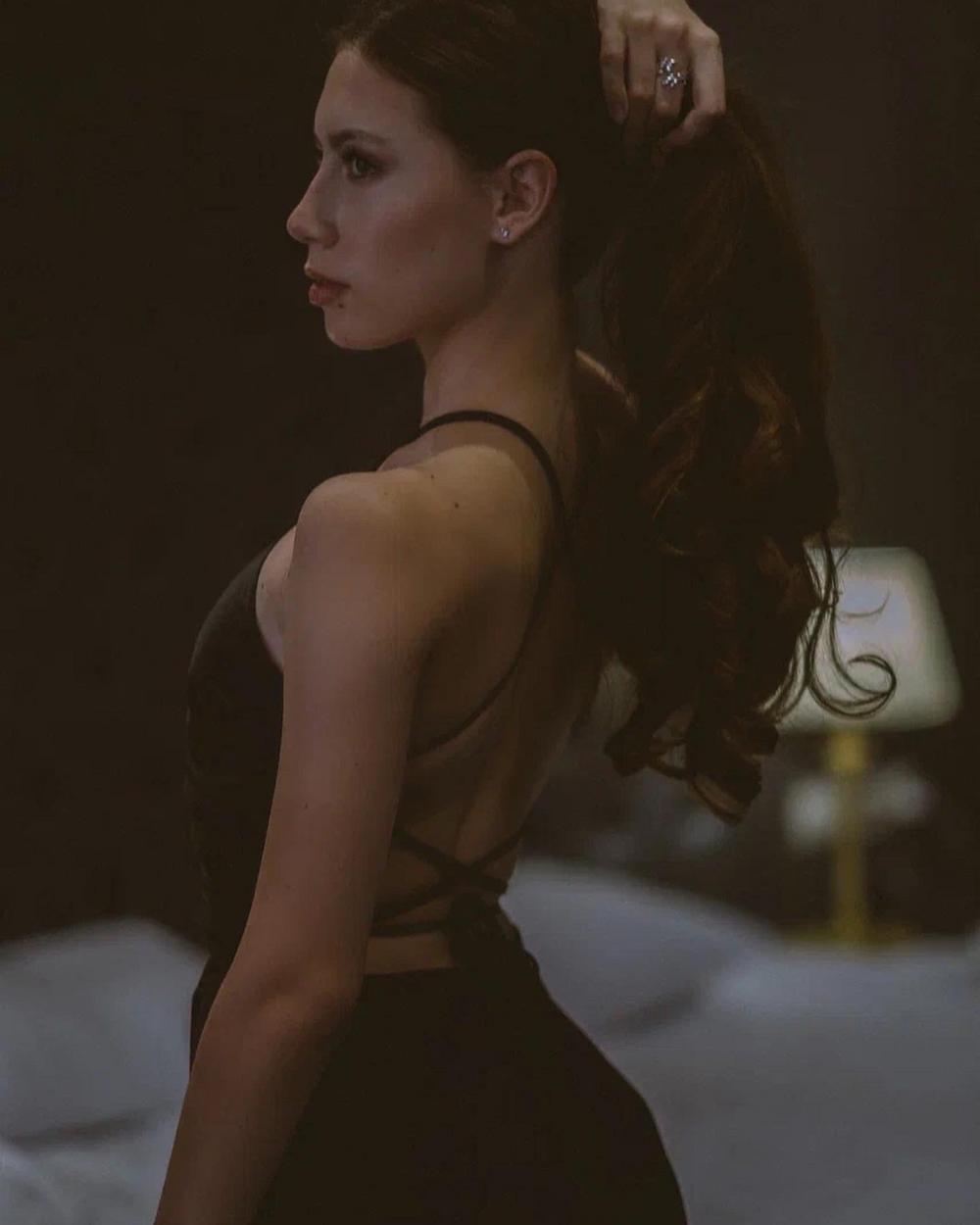 ANNA BLACK
