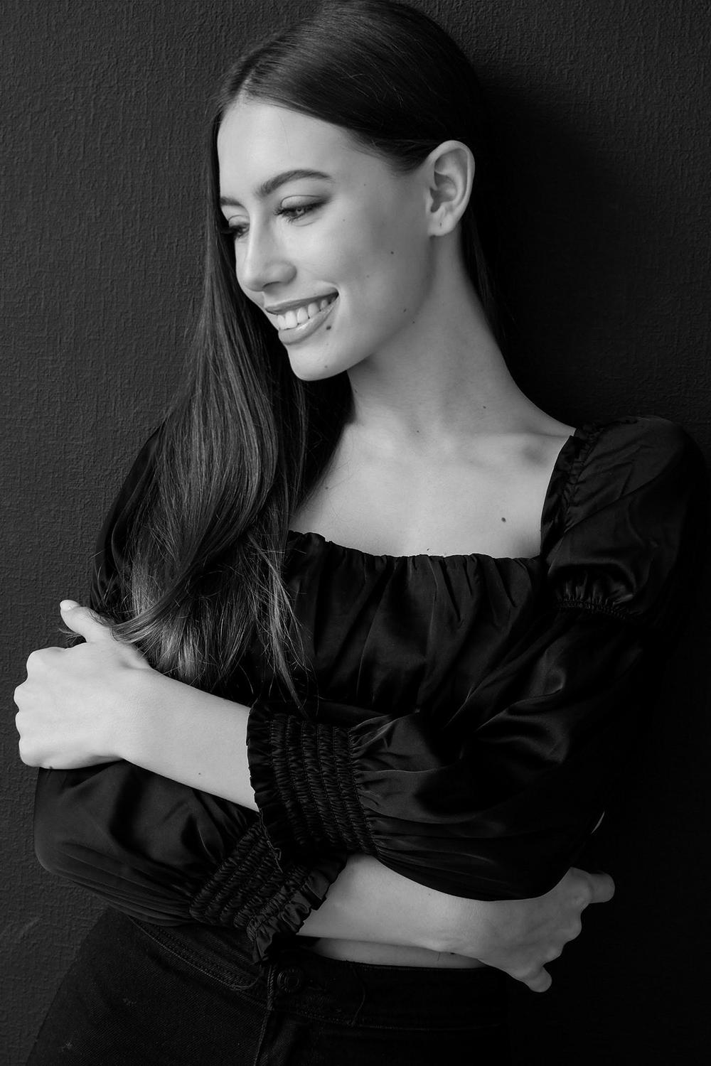 ANNA BLACK