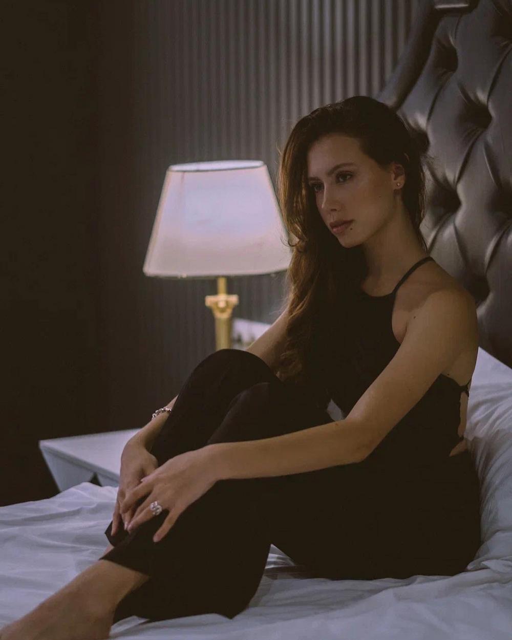 ANNA BLACK