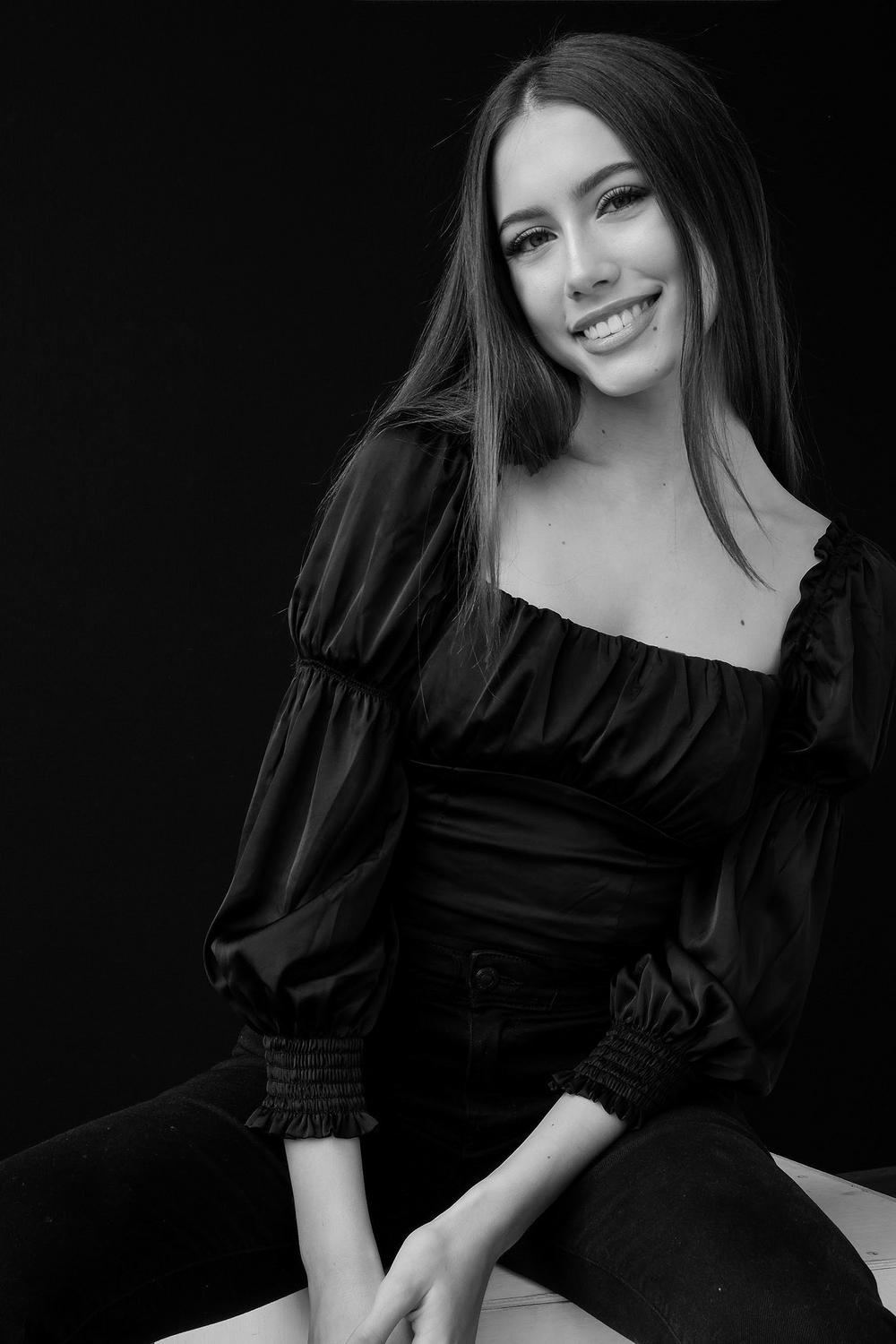 ANNA BLACK