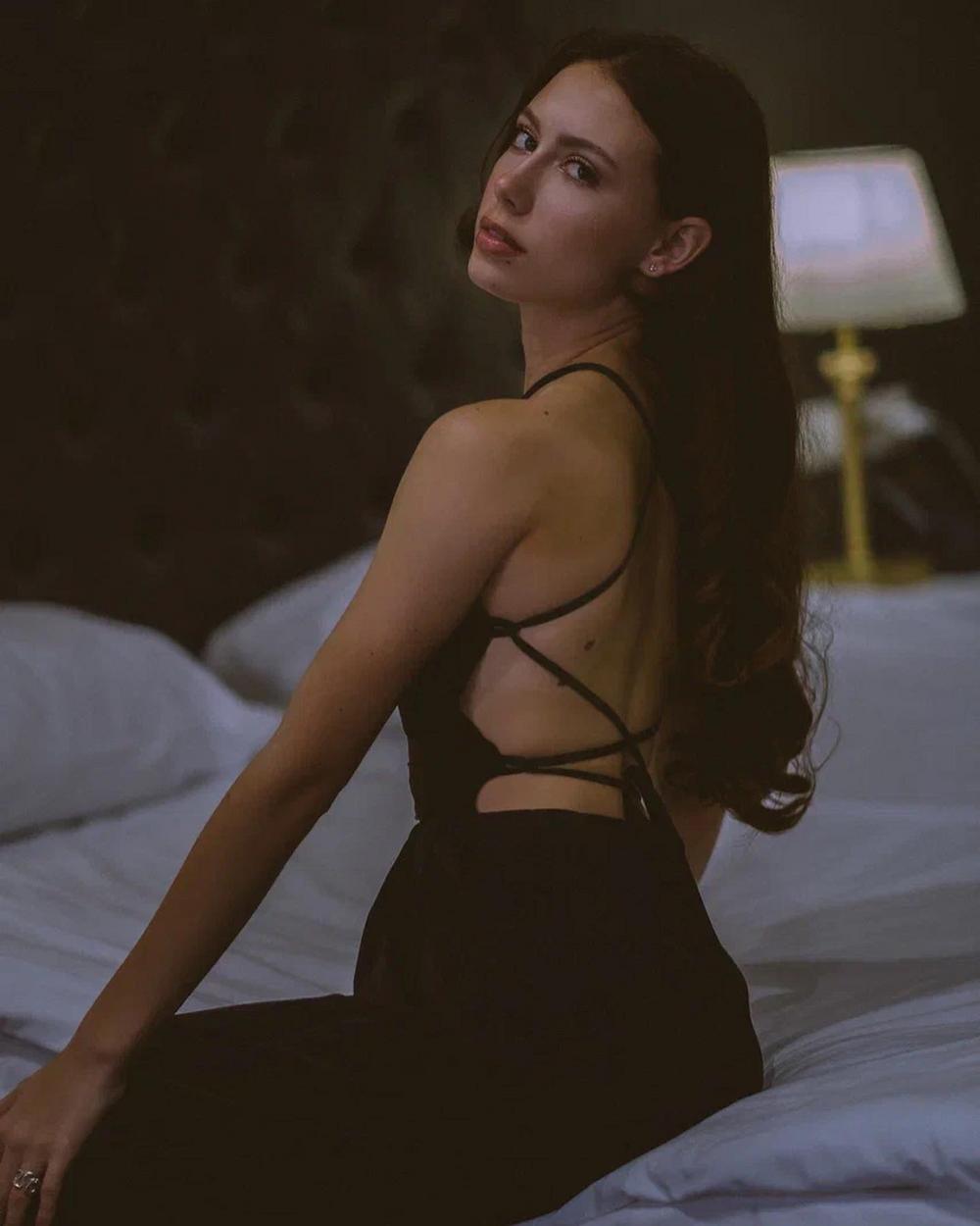 ANNA BLACK