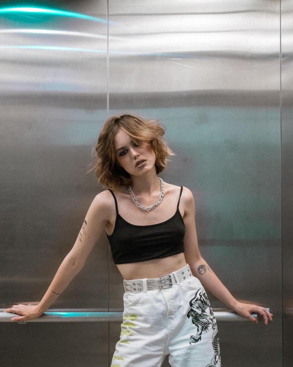 SHAROVA