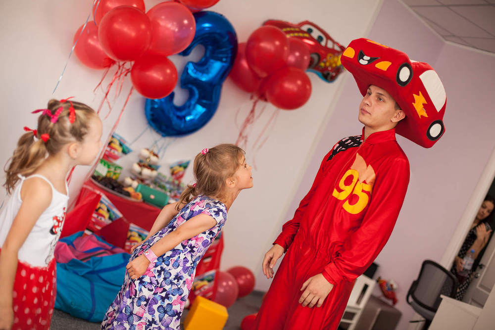 3-летие с молнией Маквин
