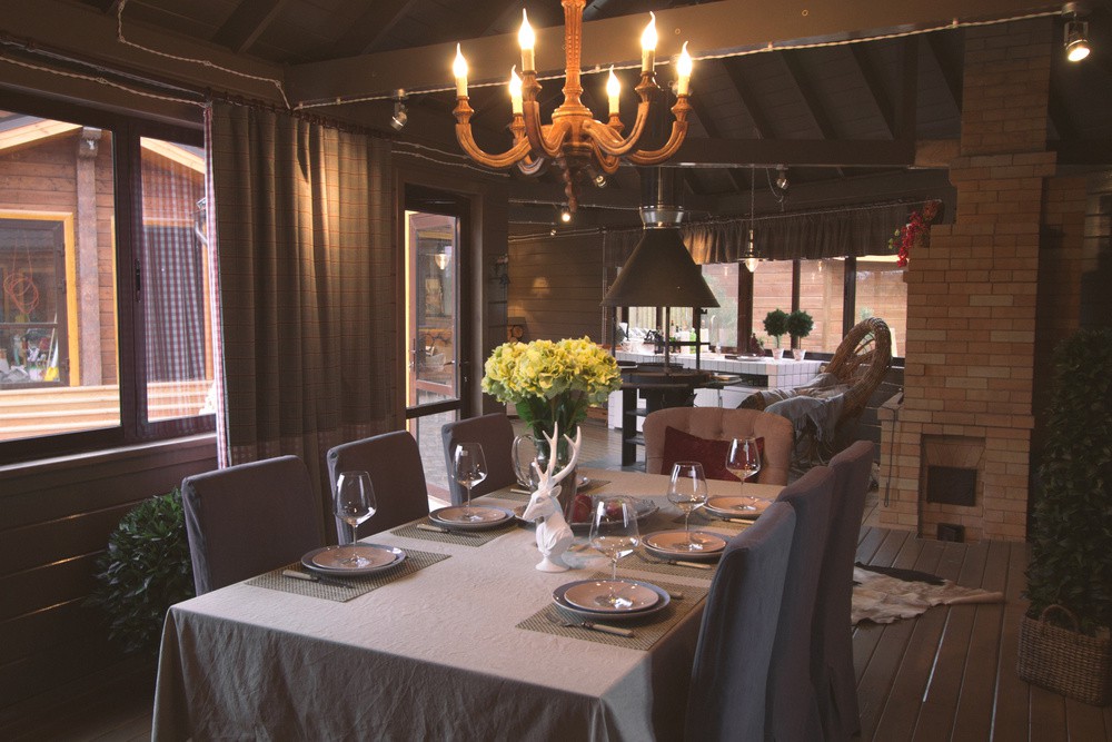 SMALL CHALET