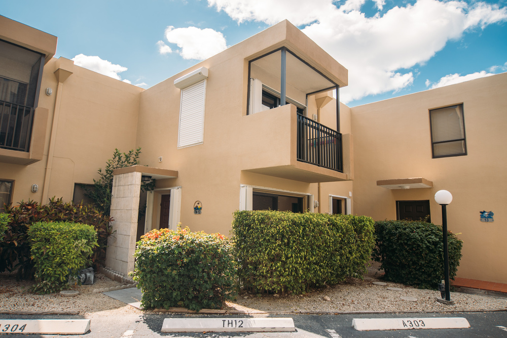 REAL ESTATE TOURS