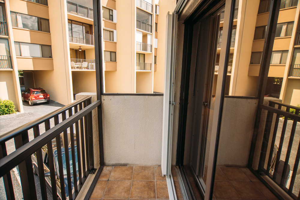 REAL ESTATE TOURS