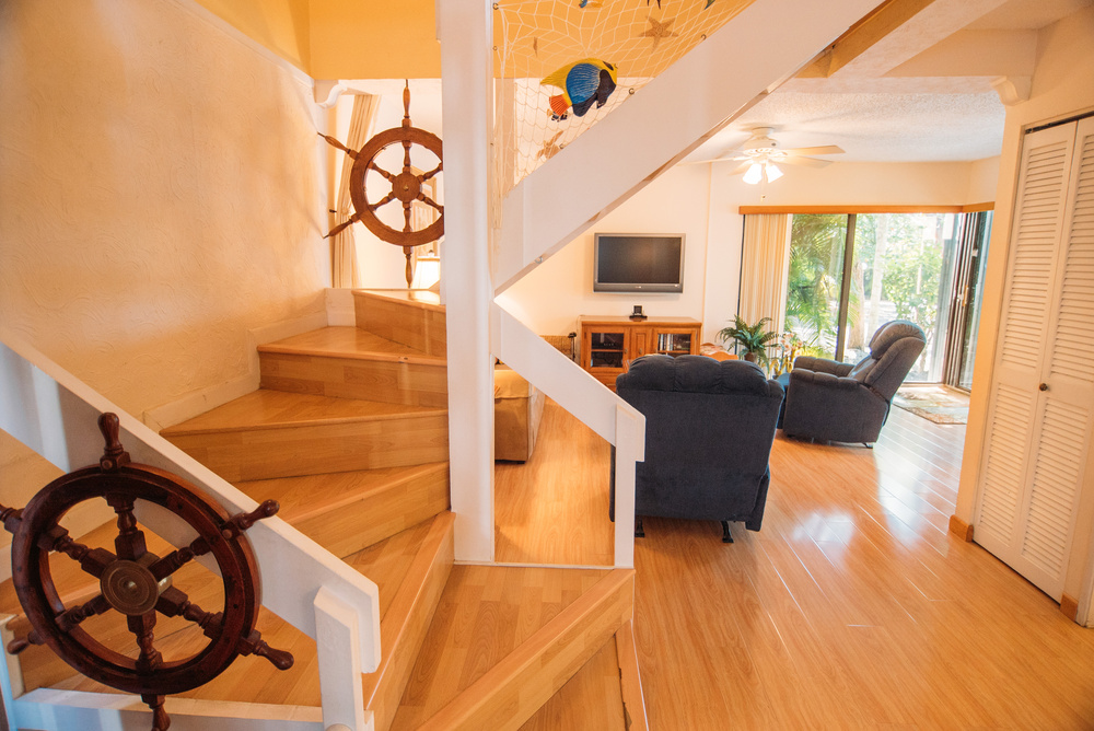 REAL ESTATE TOURS