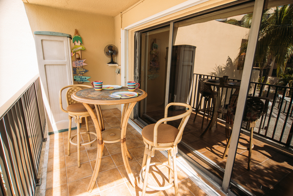 REAL ESTATE TOURS