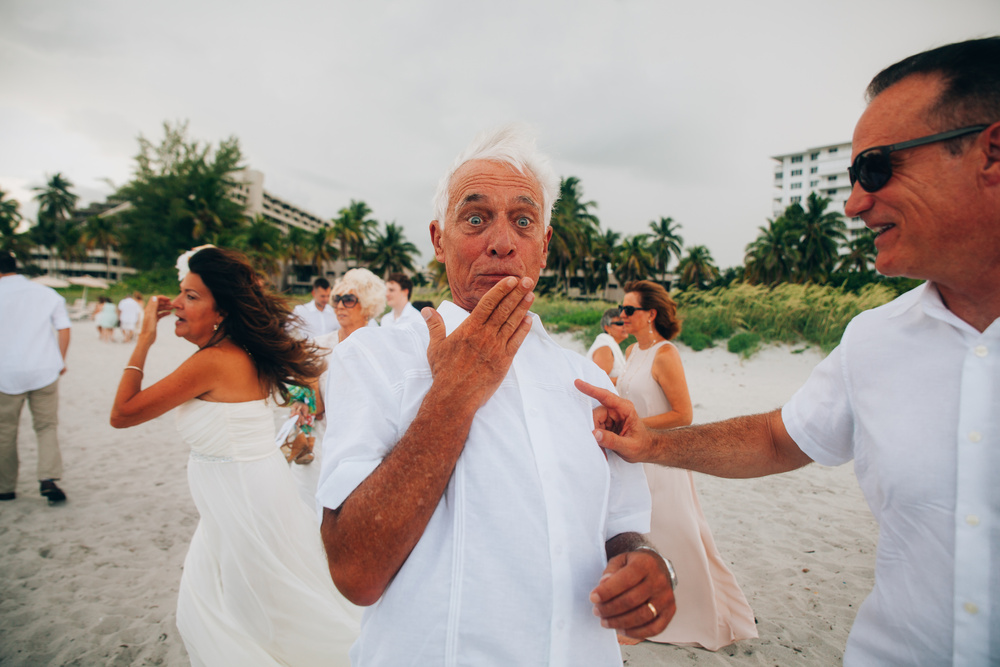 Robert and Elina beach wedding