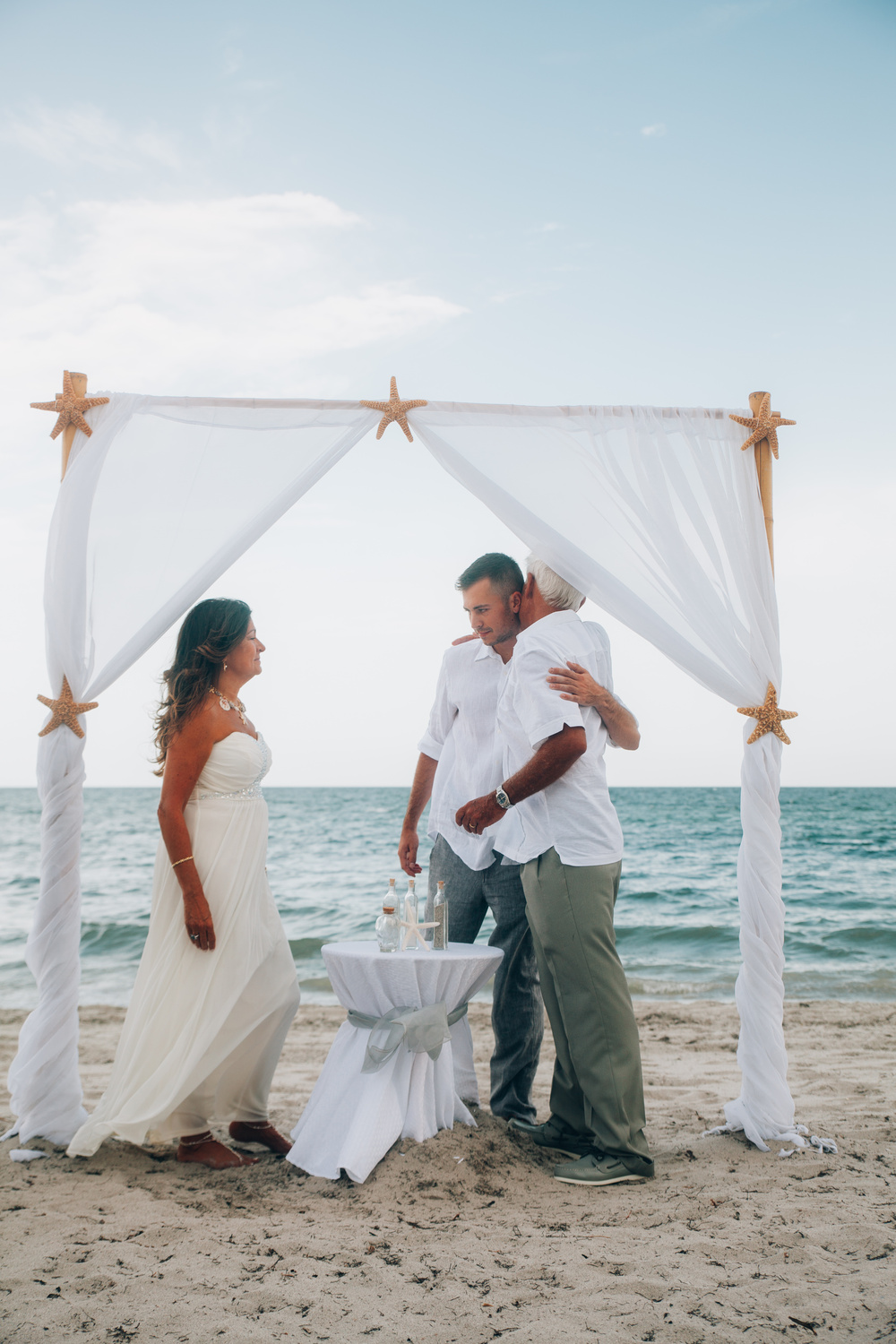 Robert and Elina beach wedding