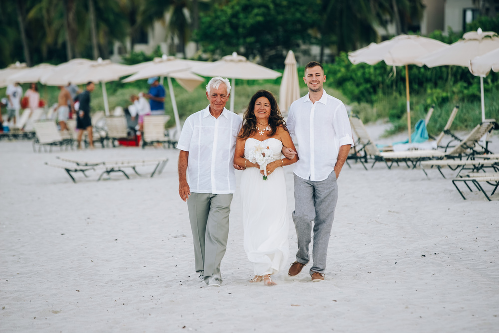 Robert and Elina beach wedding