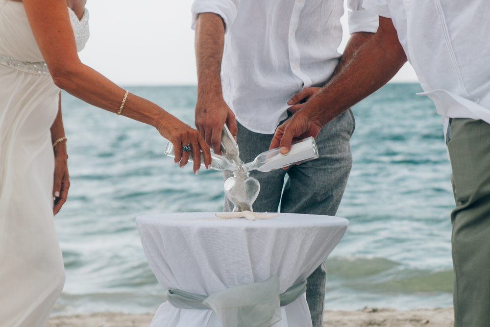 Robert and Elina beach wedding