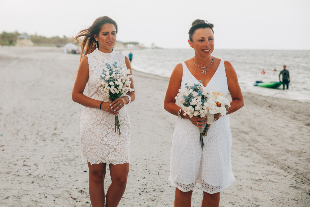 Robert and Elina beach wedding